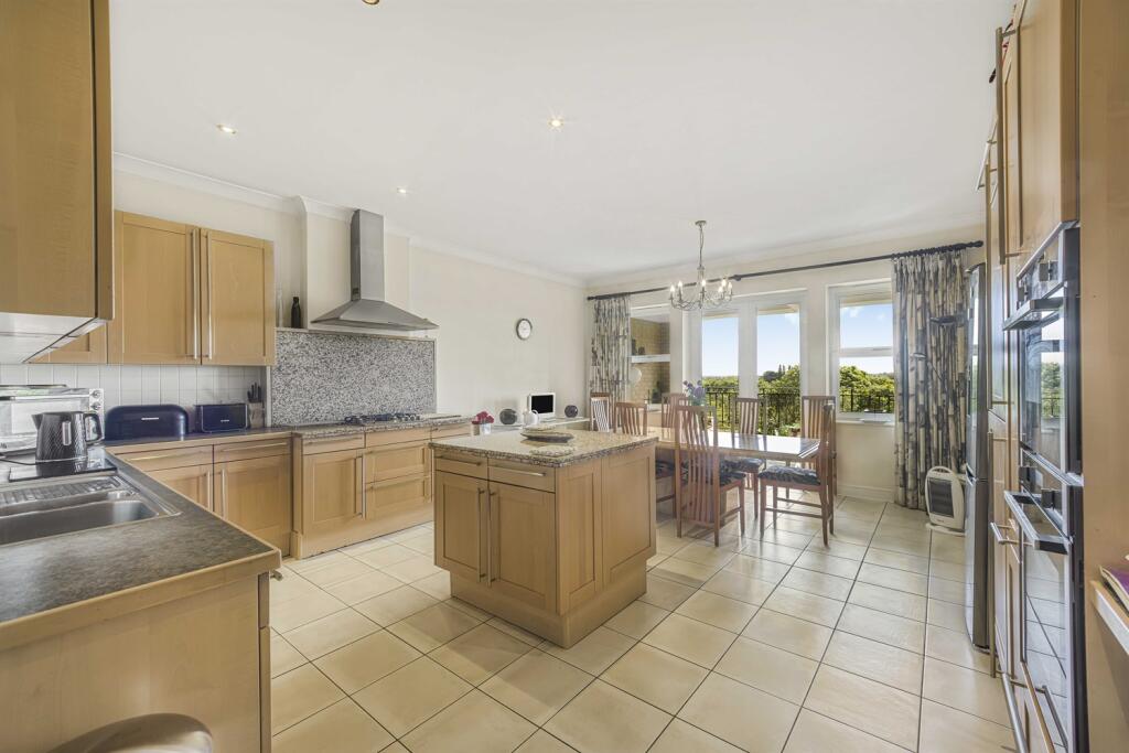 3 bedroom apartment for sale in South Downs Road, Bowdon, WA14